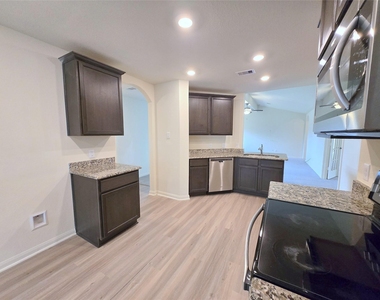 380 Stone Gage Drive - Photo Thumbnail 4
