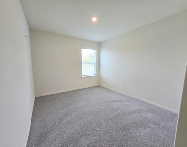 380 Stone Gage Drive - Photo Thumbnail 15