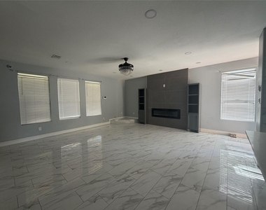 19551 Harvest Stream Way - Photo Thumbnail 6