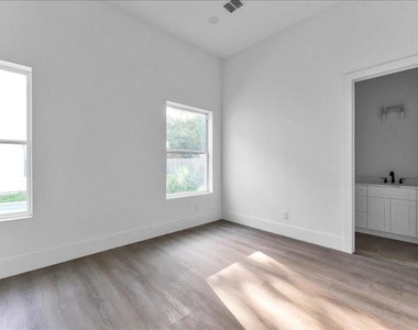 8115 Cedar Brush Circle - Photo Thumbnail 33