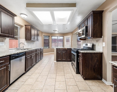 1835 Taylor Creek Drive - Photo Thumbnail 13