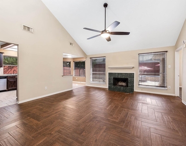 1835 Taylor Creek Drive - Photo Thumbnail 7