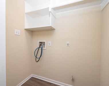 1835 Taylor Creek Drive - Photo Thumbnail 17
