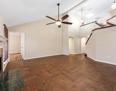 1835 Taylor Creek Drive - Photo Thumbnail 9
