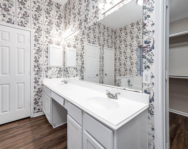 1835 Taylor Creek Drive - Photo Thumbnail 22