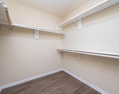 1835 Taylor Creek Drive - Photo Thumbnail 23