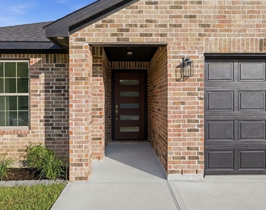13134 Lake Conroe Bay Road - Photo Thumbnail 3