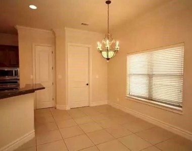 7 Stonebrook Court - Photo Thumbnail 9
