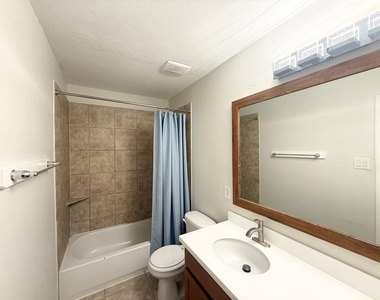 2311 Lakecrest Town Drive - Photo Thumbnail 18