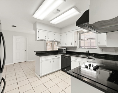 5827 S Braeswood Boulevard - Photo Thumbnail 5