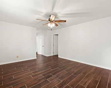5827 S Braeswood Boulevard - Photo Thumbnail 16