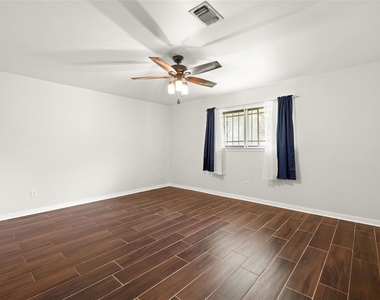 5827 S Braeswood Boulevard - Photo Thumbnail 15
