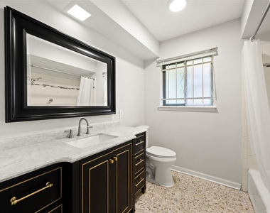 5827 S Braeswood Boulevard - Photo Thumbnail 17