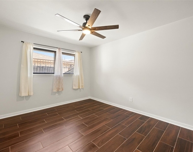 5827 S Braeswood Boulevard - Photo Thumbnail 14