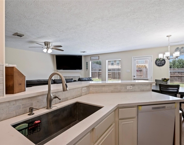 13601 Trail Meadow Lane - Photo Thumbnail 12