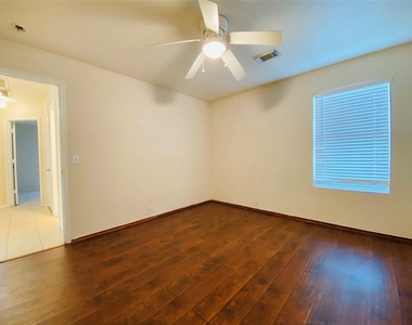 3319 Becker Glen Street - Photo Thumbnail 17