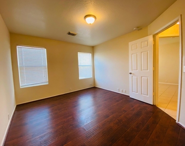 3319 Becker Glen Street - Photo Thumbnail 11
