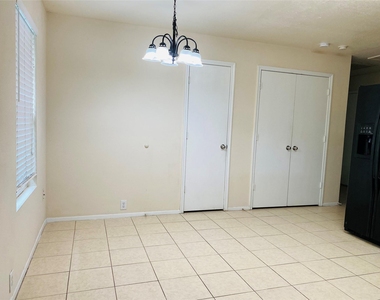 3319 Becker Glen Street - Photo Thumbnail 6