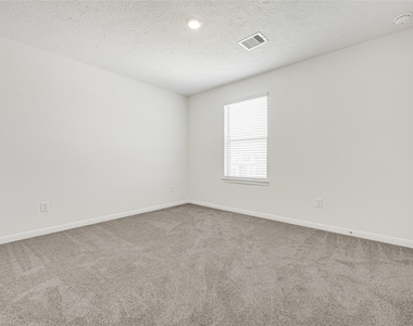 5510 Blackbird Lane - Photo Thumbnail 13