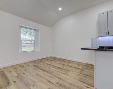 3223 Cherry Hills Drive - Photo Thumbnail 8