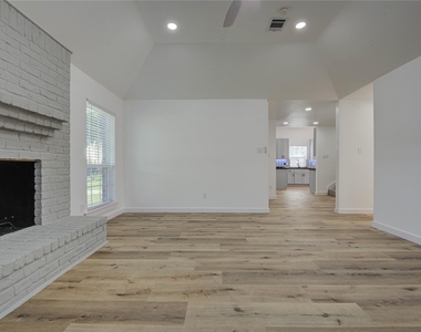3223 Cherry Hills Drive - Photo Thumbnail 3