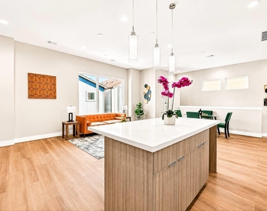 778 Paul Quinn Street - Photo Thumbnail 5