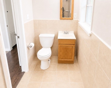 705 Evanston Street - Photo Thumbnail 10