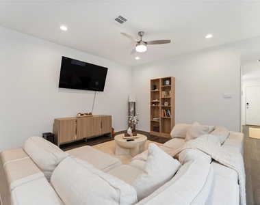 4937 Blue Beetle Ridge Drive - Photo Thumbnail 6