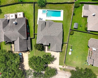 7931 Black Horse Cove - Photo Thumbnail 21