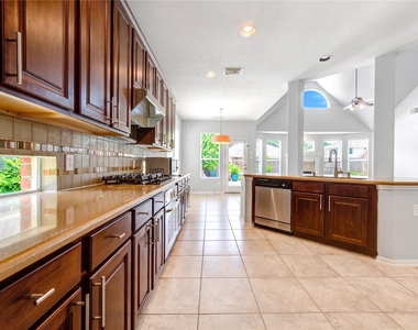 7931 Black Horse Cove - Photo Thumbnail 6