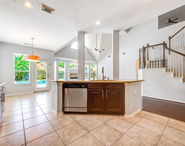 7931 Black Horse Cove - Photo Thumbnail 8