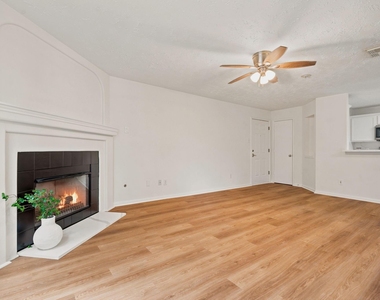8051 Bay Branch Dr - Photo Thumbnail 4