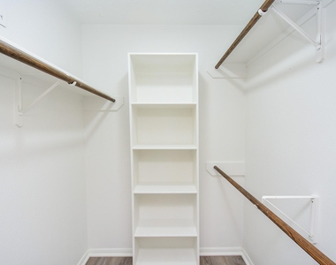 8051 Bay Branch Dr - Photo Thumbnail 12