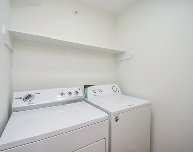 8051 Bay Branch Dr - Photo Thumbnail 16