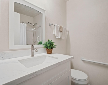 8051 Bay Branch Dr - Photo Thumbnail 13