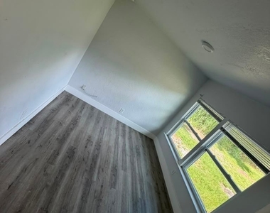 10800 Orange River Boulevard - Photo Thumbnail 6