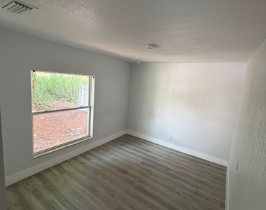 10800 Orange River Boulevard - Photo Thumbnail 5
