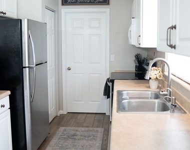 6048 Joplin Avenue - Photo Thumbnail 15