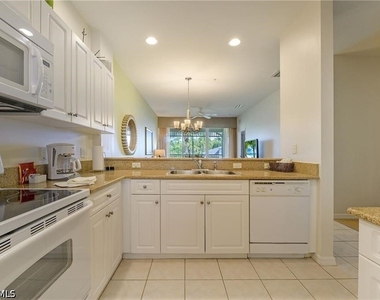 7940 Mahogany Run Lane - Photo Thumbnail 4