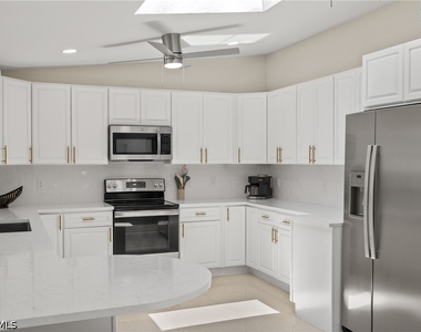 482 Tradewinds Avenue - Photo Thumbnail 12