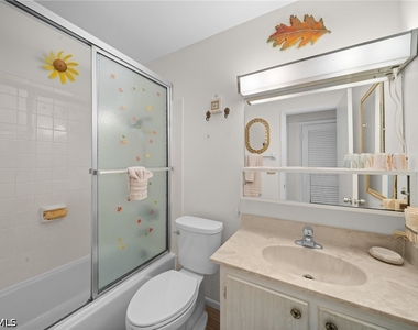 468 12th Avenue S - Photo Thumbnail 5