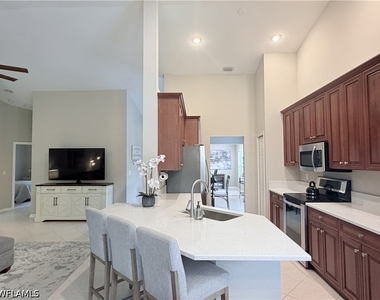 6345 Lexington Court - Photo Thumbnail 7