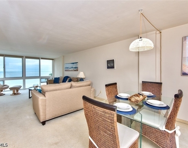 2121 Gulfshore Boulevard N - Photo Thumbnail 3