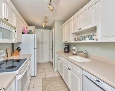 2121 Gulfshore Boulevard N - Photo Thumbnail 2