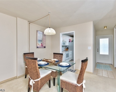 2121 Gulfshore Boulevard N - Photo Thumbnail 6