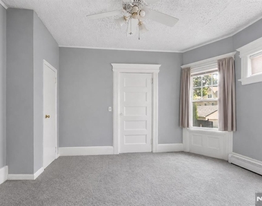 165 Claremont - Photo Thumbnail 7