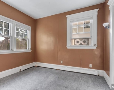 165 Claremont - Photo Thumbnail 8