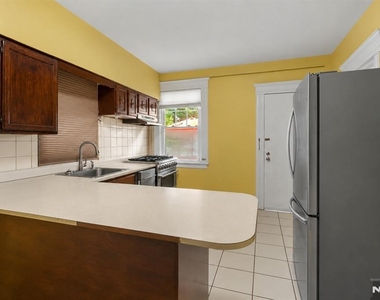 165 Claremont - Photo Thumbnail 13