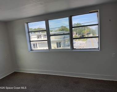 808 Forrest Avenue - Photo Thumbnail 4