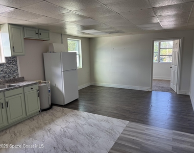808 Forrest Avenue - Photo Thumbnail 1
